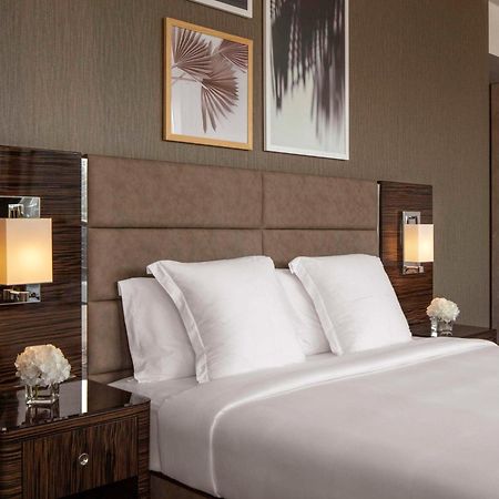 Hyde Hotel Дубай Екстериор снимка A bedroom at the hotel