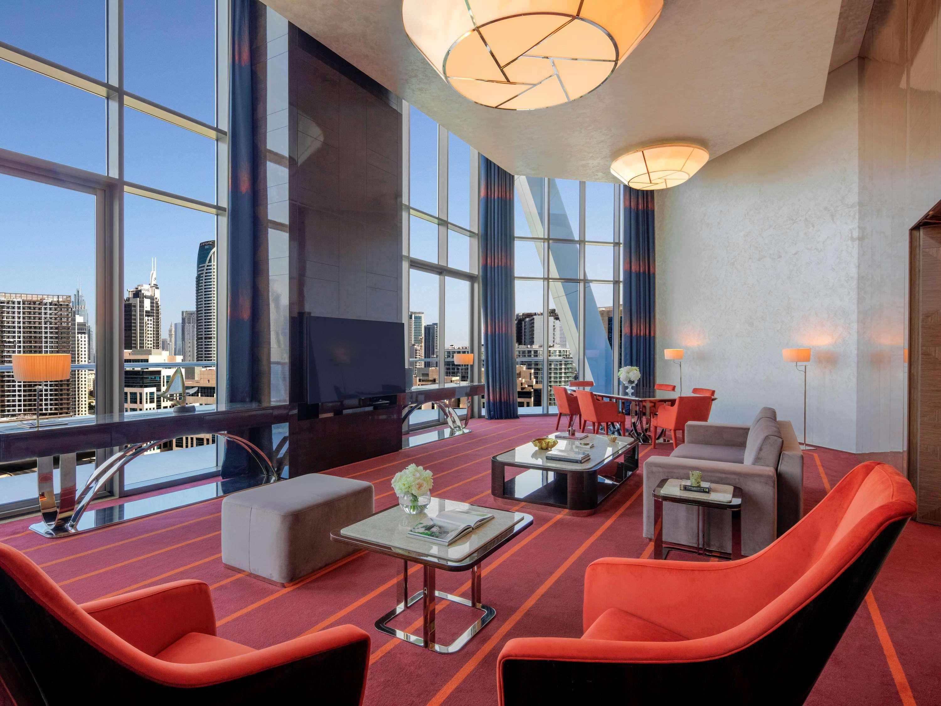 Hyde Hotel Дубай Екстериор снимка Club Lounge